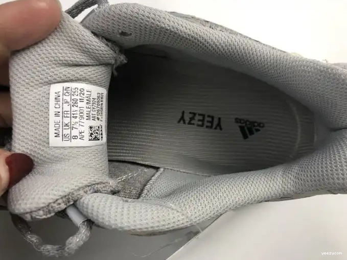 V2 Yeezy Boost Adidas GY7924 700 Cream Cream 0624